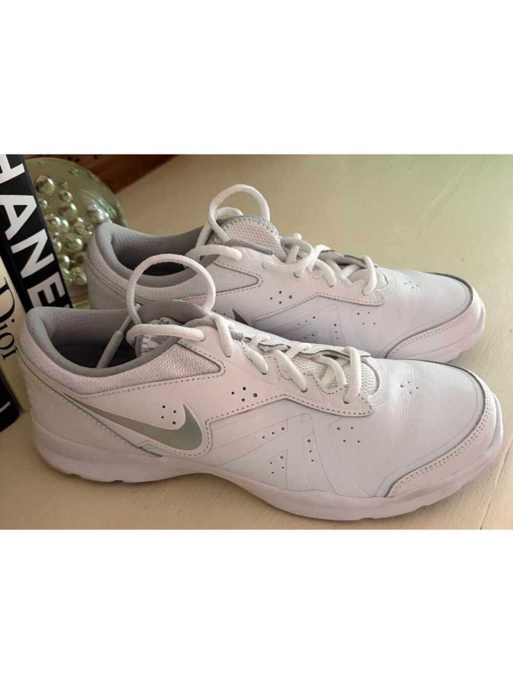 Women's Nike Training Core Motion White Size 9.5